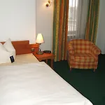 Kaiserhof מלון