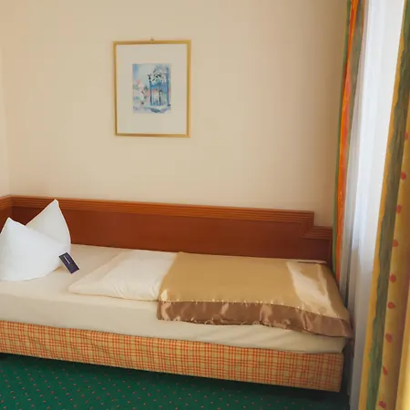 凯撒霍夫城市酒店 4* 奥芬巴赫