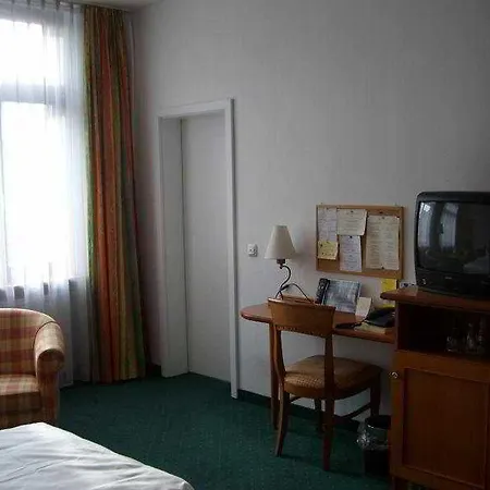 Kaiserhof 4* Όφενμπαχ
