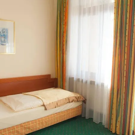 酒店 凯撒霍夫城市酒店 4*